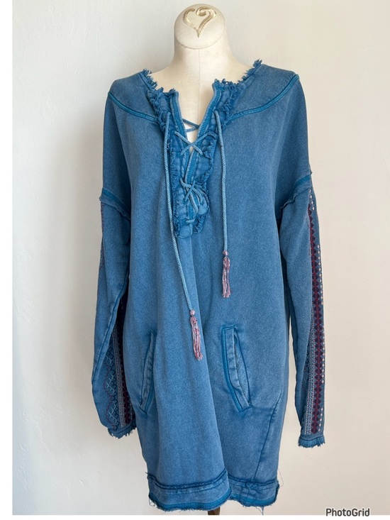 Sundance Sweaters - Sundance Blue Lace Up Embroidered Sleeve Tunic Sweater Small boho